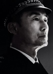 ​他是知名演员，戏为命脉，娶圈外妻生一子，人到中年为孙子学英语