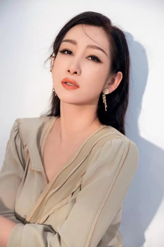 秦海璐结过几次婚？这位霸气女人的情史里三个男人2个渣