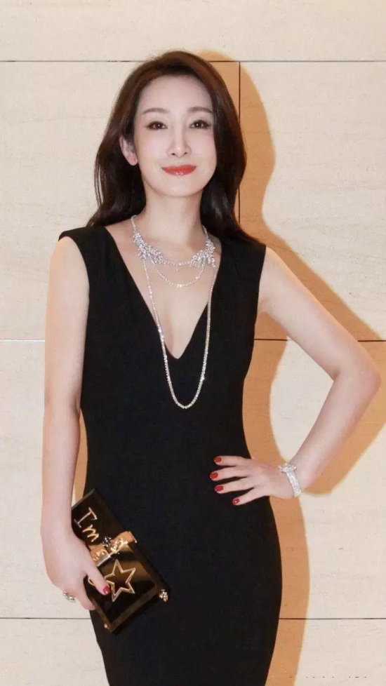 秦海璐结过几次婚？这位霸气女人的情史里三个男人2个渣