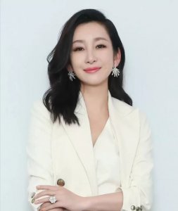 ​秦海璐结过几次婚？这位霸气女人的情史里三个男人2个渣