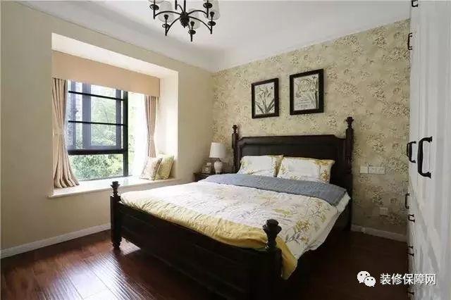 客厅不做吊顶，就走石膏线，没想到完工后清清爽爽，越看越喜欢