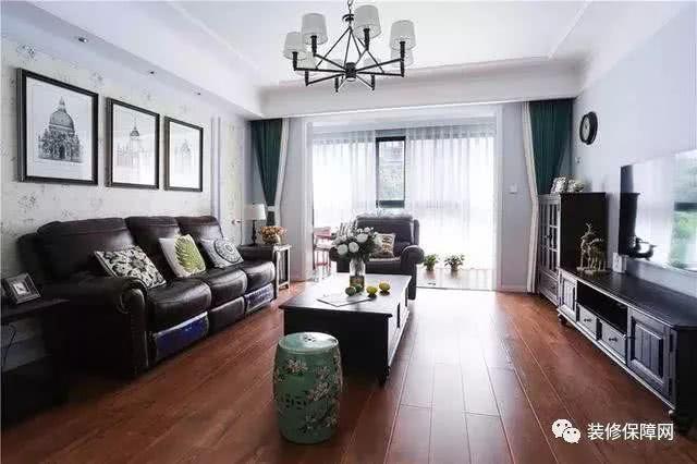 客厅不做吊顶，就走石膏线，没想到完工后清清爽爽，越看越喜欢