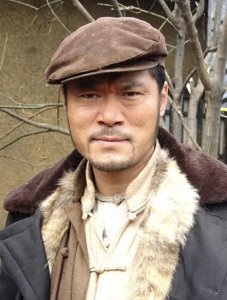 ​演了71部戏却叫不出名字，今演《故乡的泥土》，风头盖过闫学晶