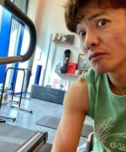 ​木村拓哉晒健身照，肌肉结实胳膊细；19岁心美似“漫撕”美少女