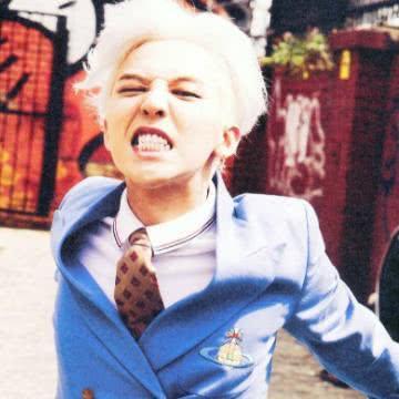 权志龙入驻微博9年，唯一关注的“中国男团”全员走红，眼光太毒