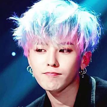 权志龙入驻微博9年，唯一关注的“中国男团”全员走红，眼光太毒