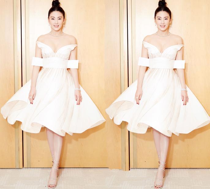 张雨绮真敢穿, 这尺度柳岩都脸红, 网友: 真担心肩带会滑落