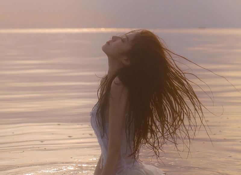 怎么对女生好又不跪舔？注意对她好的一个度(如何对女生好一点)