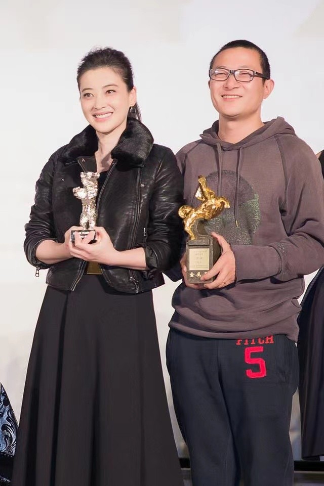 离婚17年后，再看梅婷和鄢颇现如今的境遇，两人的差距实在太明显