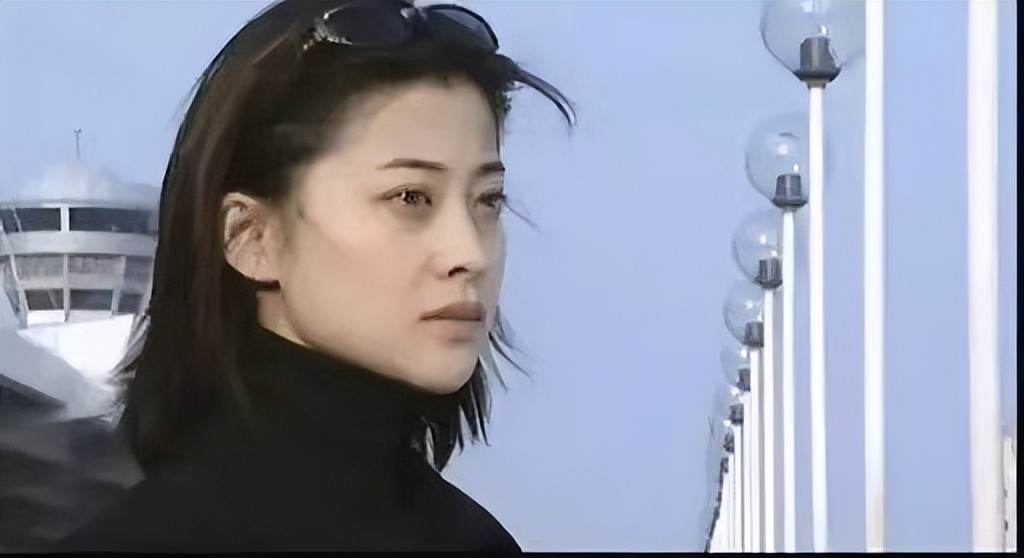 离婚17年后，再看梅婷和鄢颇现如今的境遇，两人的差距实在太明显