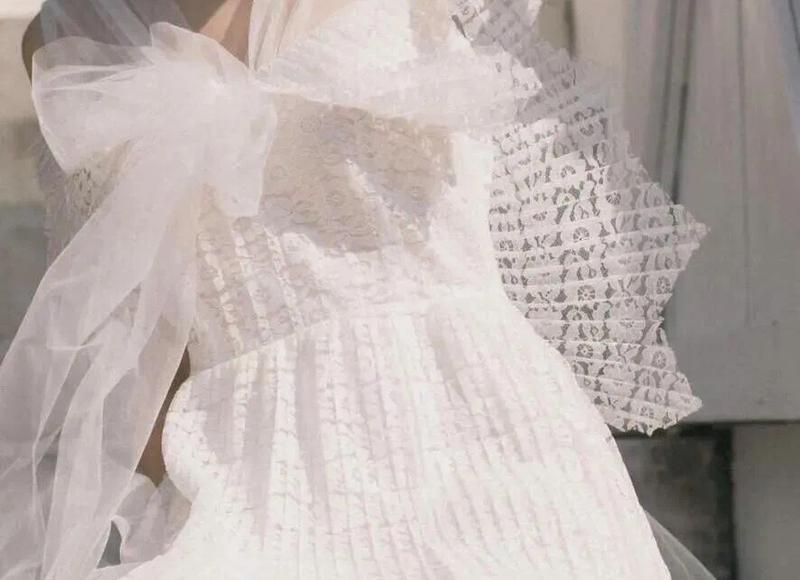 很多感情不需要哭泣，它只会让人牵挂