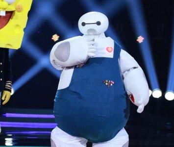 ​我们白着呢蒙面是谁