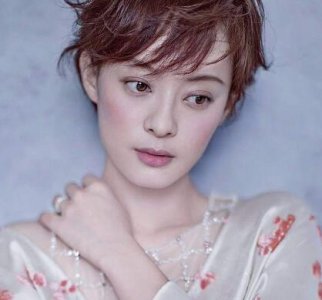 ​孙俪嘴下的痣咋来的