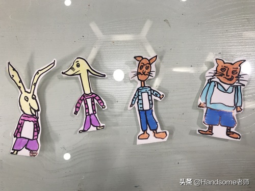 儿童创意美术教学：足球场创意画——《足球万岁》