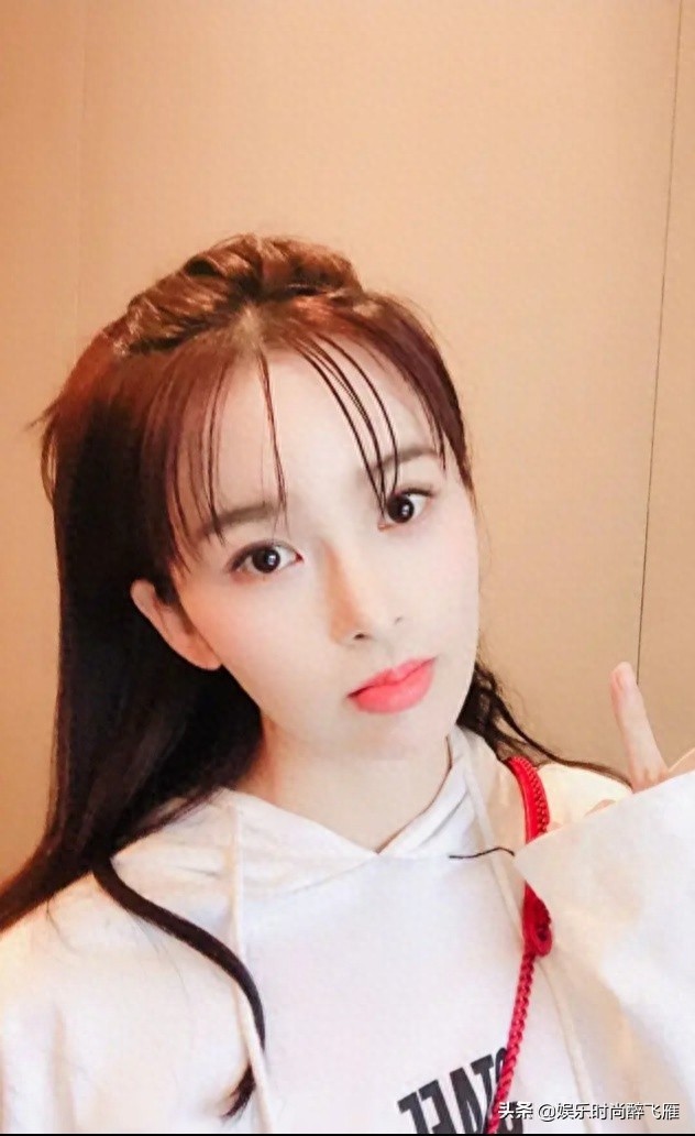 赵韩樱子甜美写真,网友:清新靓丽,貌美如花!