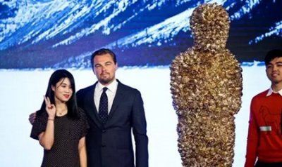 ​小李获赠玫瑰金人 莱昂纳多为什么叫小李子