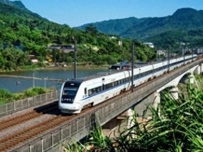 ​选哪个？列车D638次G1475次 都是成都到上海，前后相差两小时14分