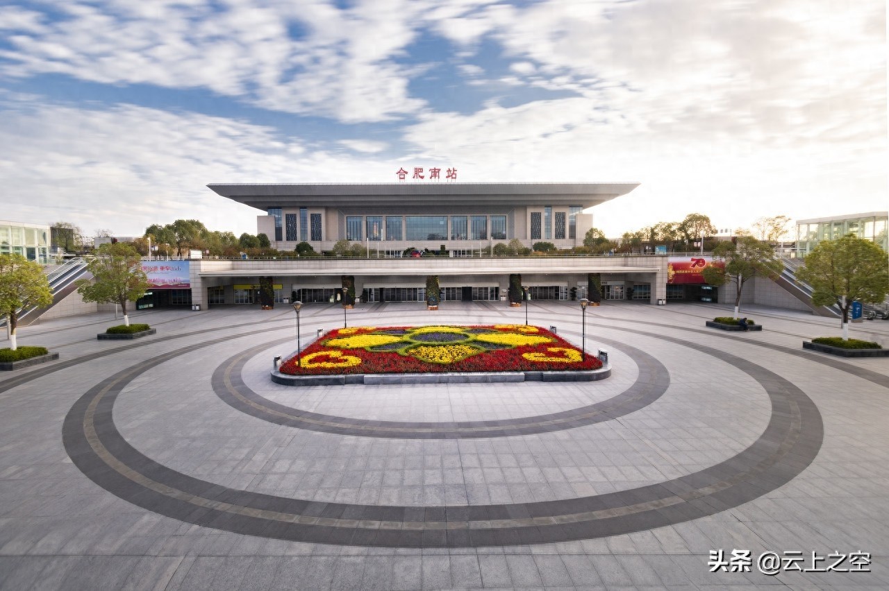 G323 | 从北京南到厦门北，由北到南穿越2053公里的高速动车