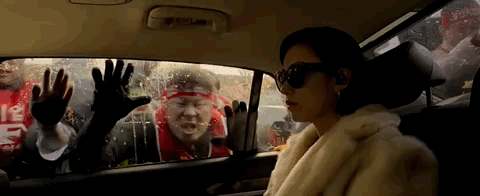 两大颜值天花板,上演年度「肉欲」大剧