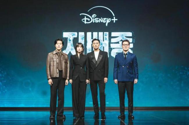 两大颜值天花板,上演年度「肉欲」大剧