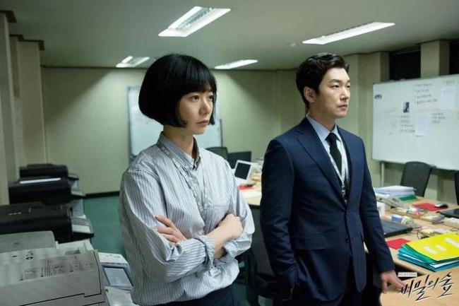 两大颜值天花板,上演年度「肉欲」大剧