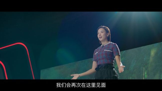 两大颜值天花板,上演年度「肉欲」大剧