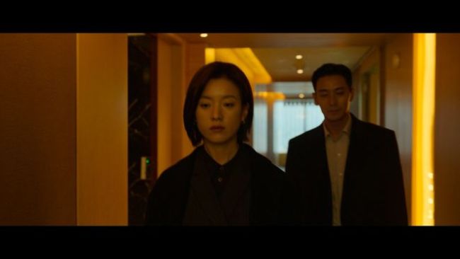 两大颜值天花板,上演年度「肉欲」大剧