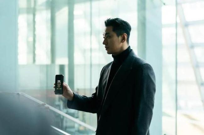 两大颜值天花板,上演年度「肉欲」大剧