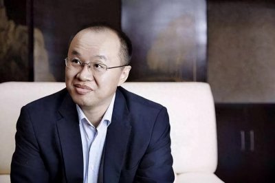 ​他曾月薪1000元，被马云批评后，离职创业，在巅峰时一天赚1亿