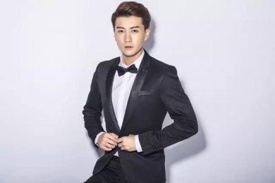 ​高仁：《翡翠恋人》中和李钟硕相爱相杀的恶少，其实是个暖男