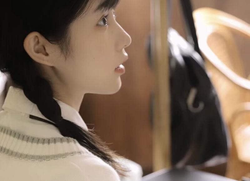 波妞和咘咘，贾静雯女儿咘咘波妞餐桌上pk斗弟眼